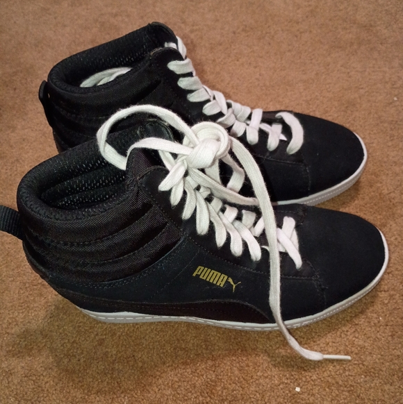 Ladies Puma - Picture 3 of 6